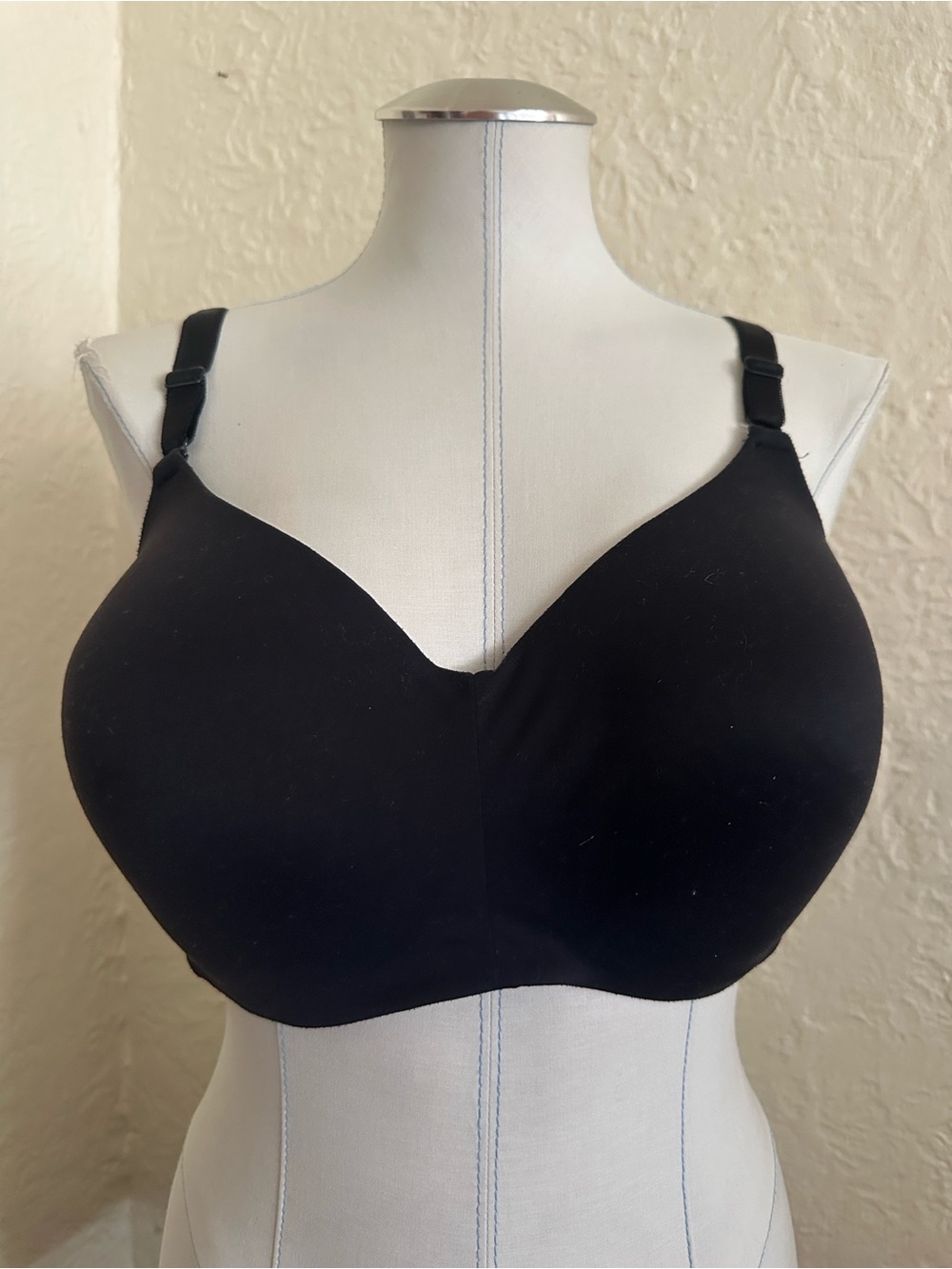 Torrid 360 Back Smoothing Wire-Free Lightly Lined Everyday Black Bra 40D